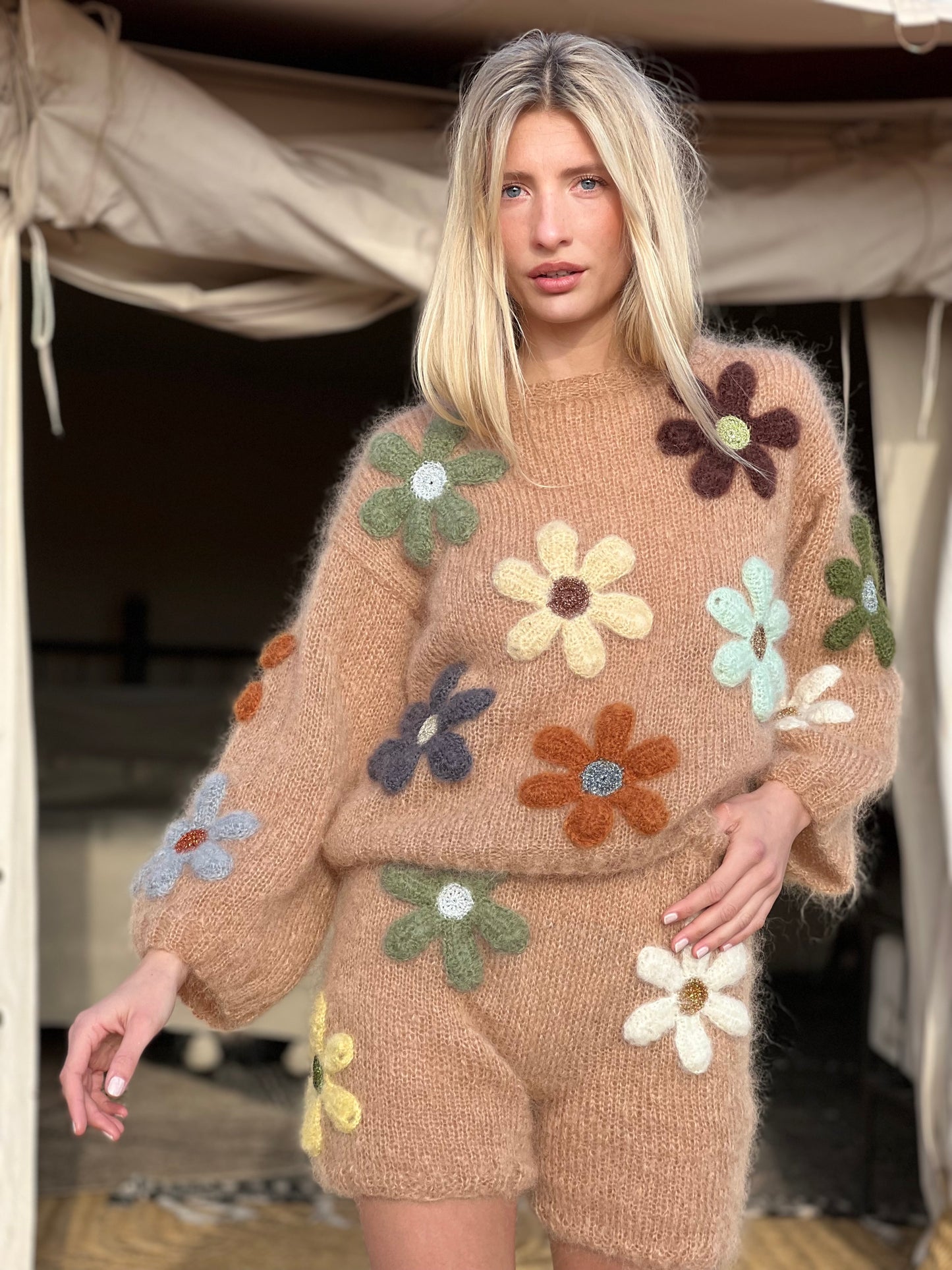 SWEATER FREE FLOWERS BEIGE