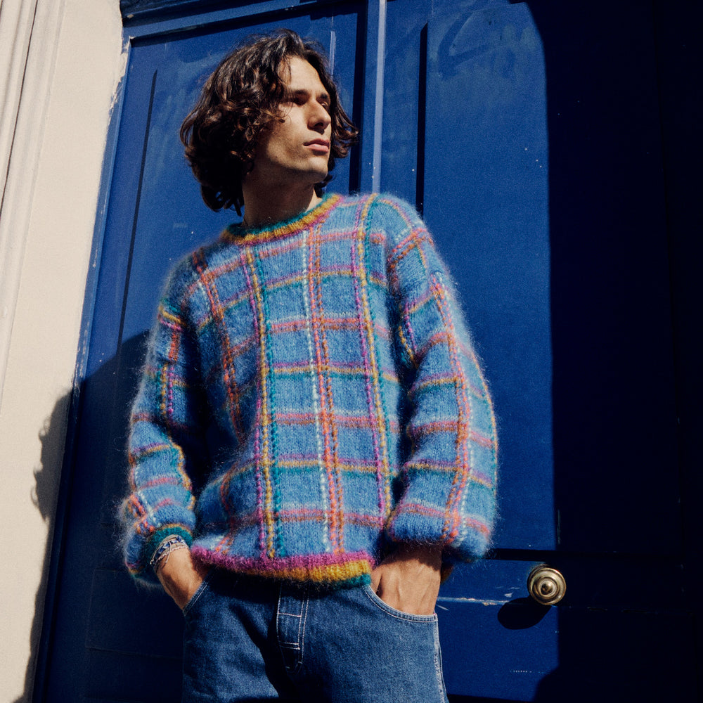 
                  
                    PULL TARTAN BLEU
                  
                