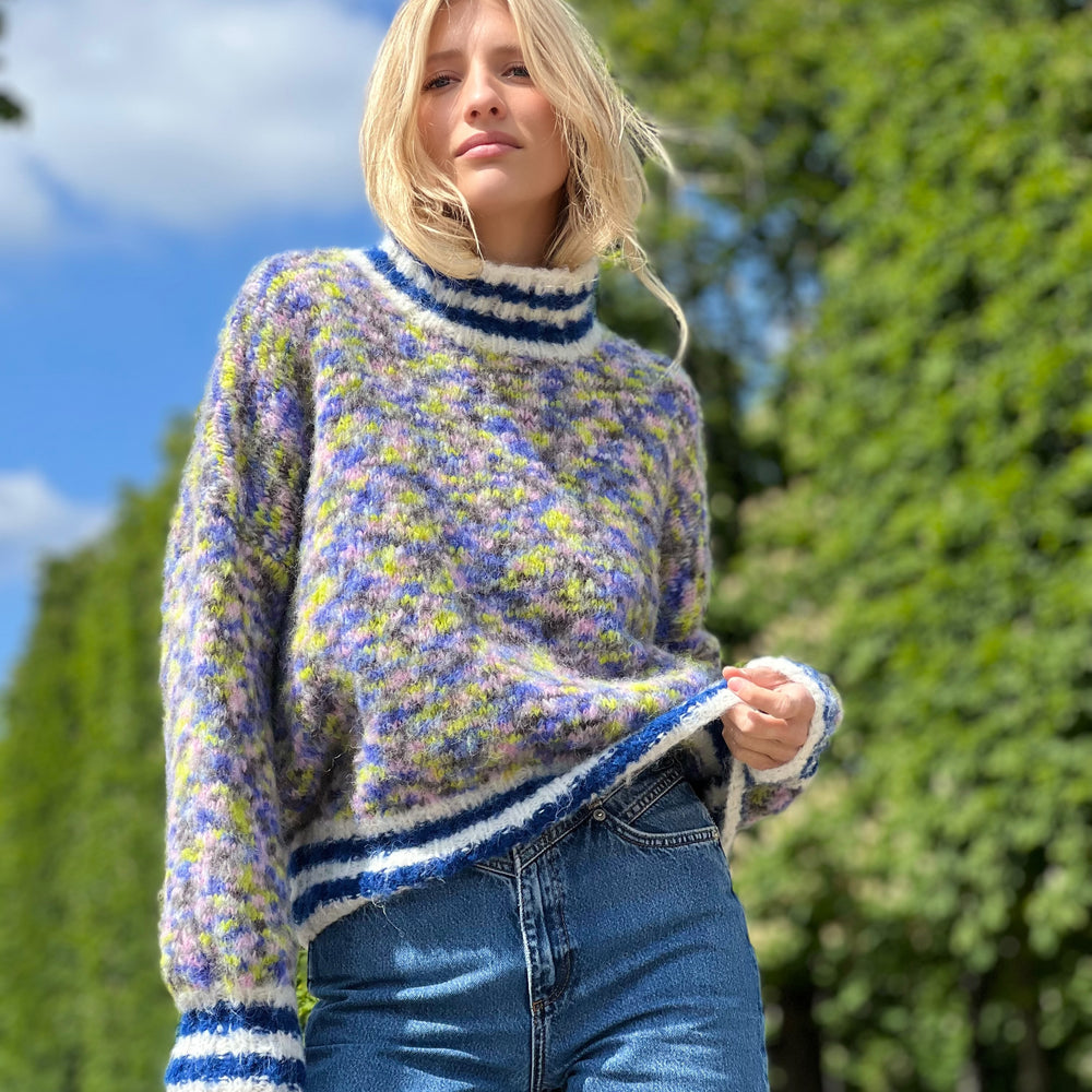 
                  
                    SWEATER HIGHNECK OVERSIZE DOUDOU MULTI
                  
                