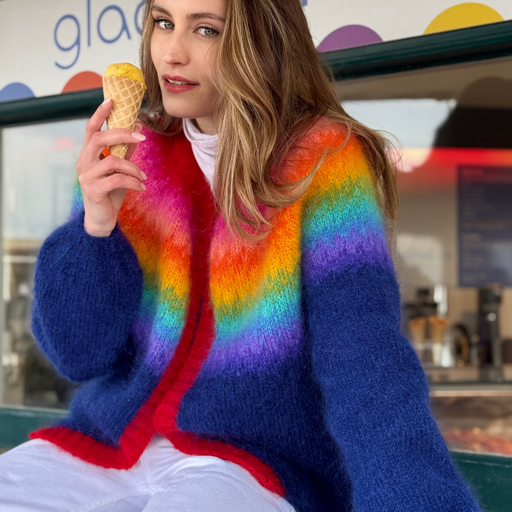 
                  
                    LITTLE JACKET RAINBOW STRONGS
                  
                
