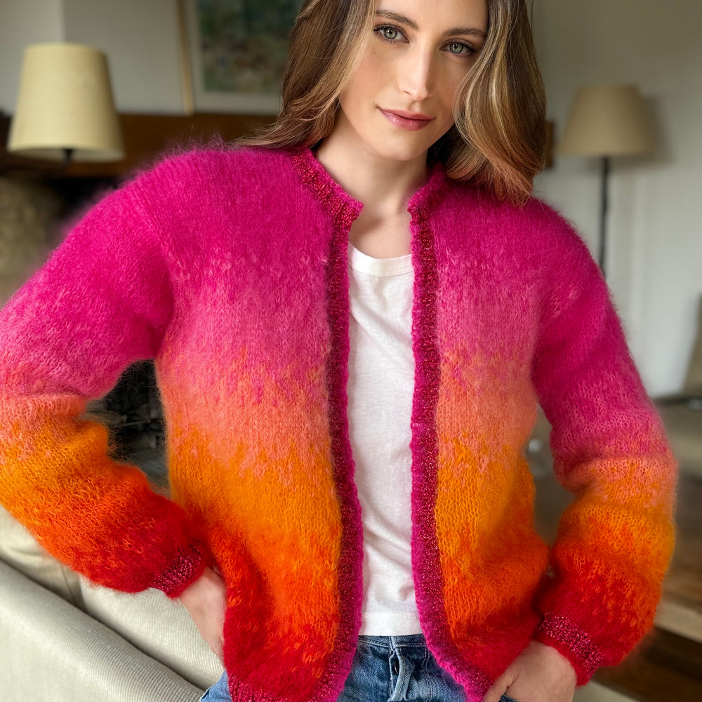 
                  
                    LITTLE JACKET TIE&DYE FUSHIA/ROUGE
                  
                