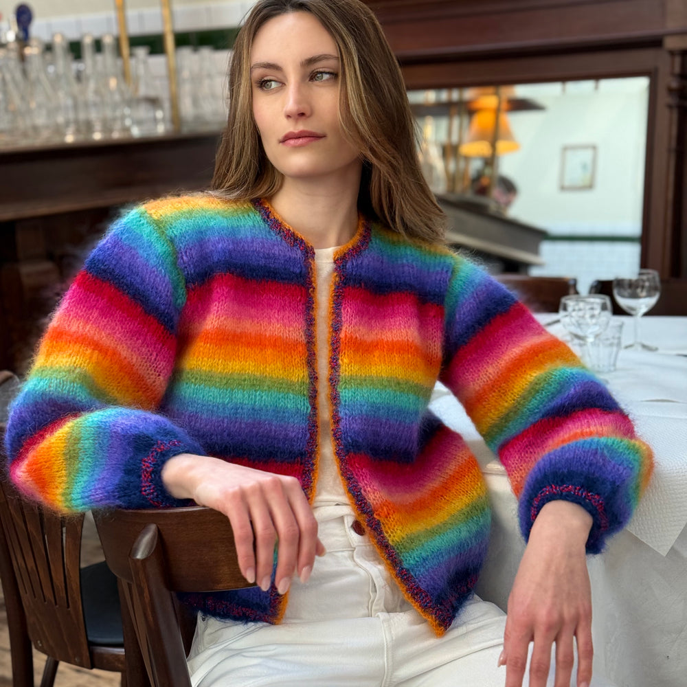 
                  
                    MINI JACKET RAINBOW STRONGS
                  
                