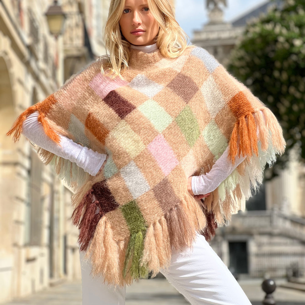 
                  
                    PONCHO PIXELS BEIGE
                  
                