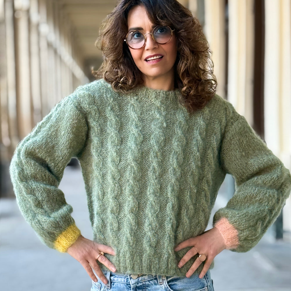
                  
                    MY BEAUTIFUL SWEATER TORSADES
                  
                