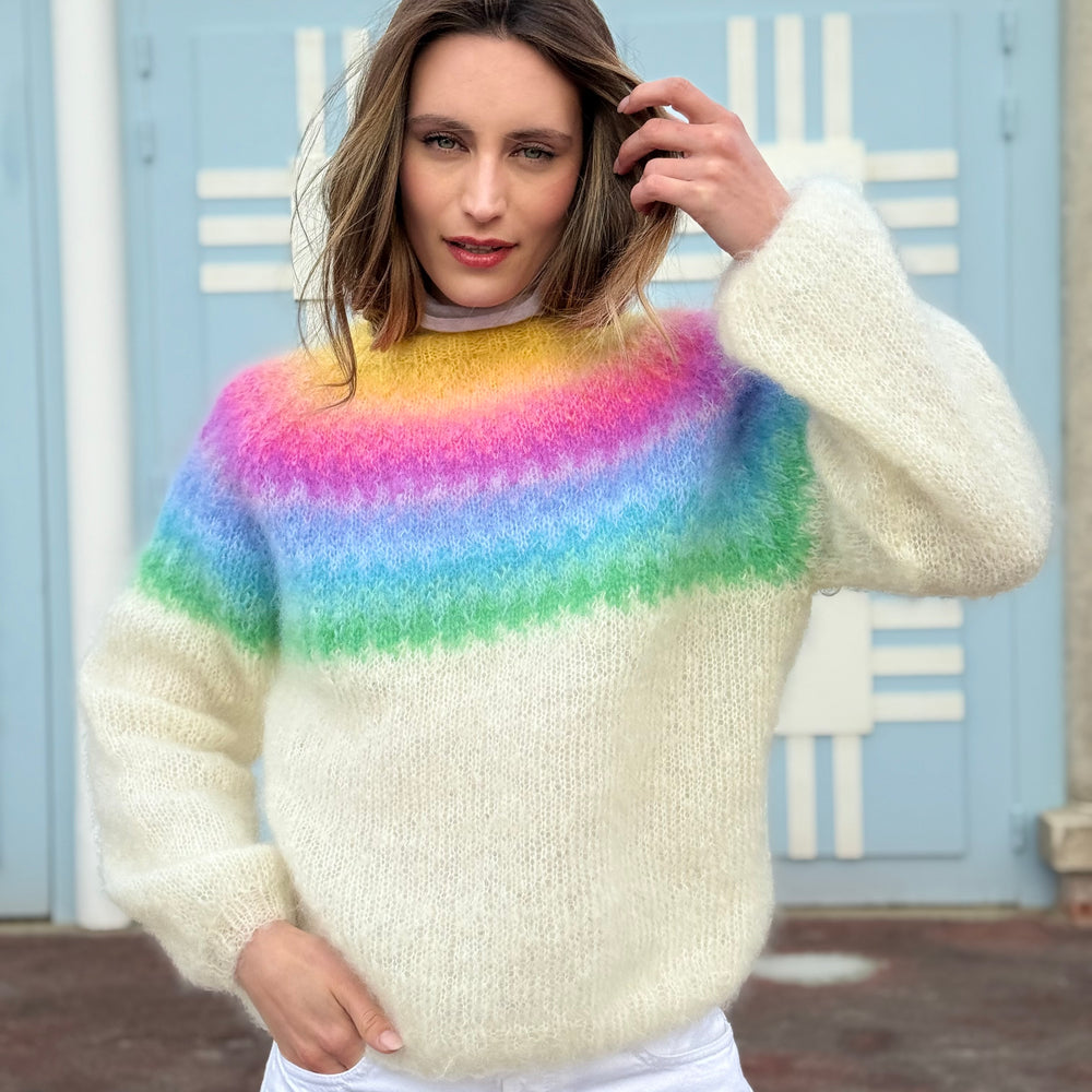 
                  
                    SWEATER RAINBOW PASTELS
                  
                