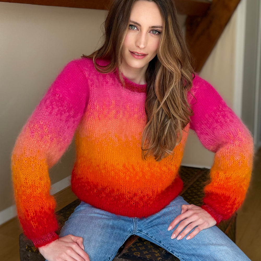 
                  
                    SWEATER TIE&DYE FUSHIA/ROUGE
                  
                