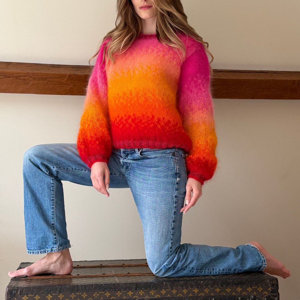 
                  
                    SWEATER TIE&DYE FUSHIA/ROUGE
                  
                