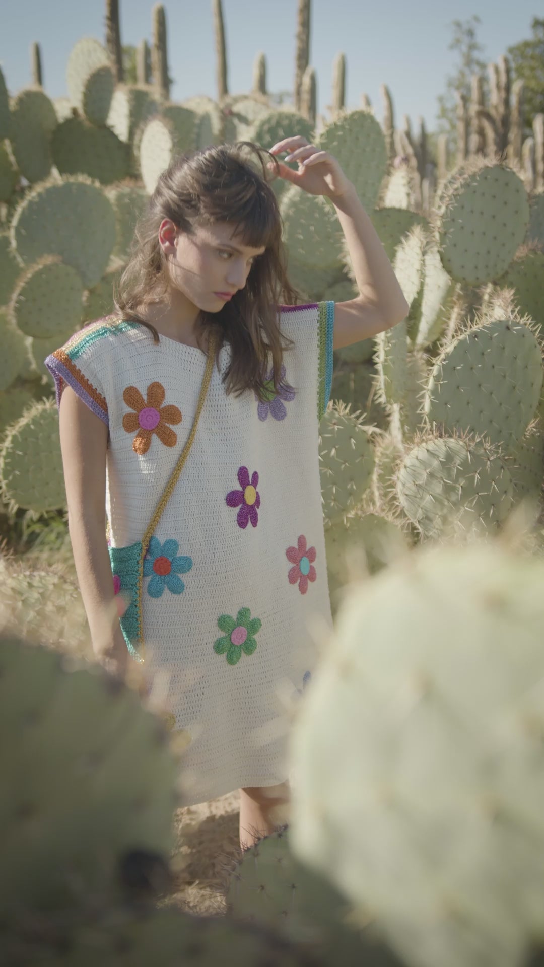 DRESS NO SLEEVES FREE FLOWERS ECRU