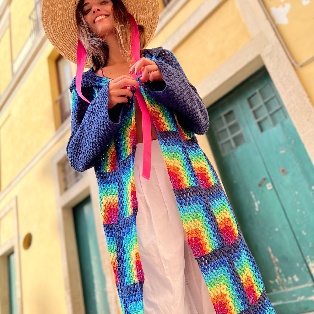 
                  
                    MANTEAU À CAPUCHE RAINBOW MARINE
                  
                
