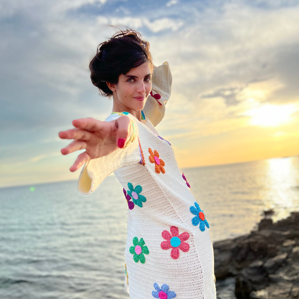 
                  
                    DRESS SLEEVES FREE FLOWERS ECRU
                  
                